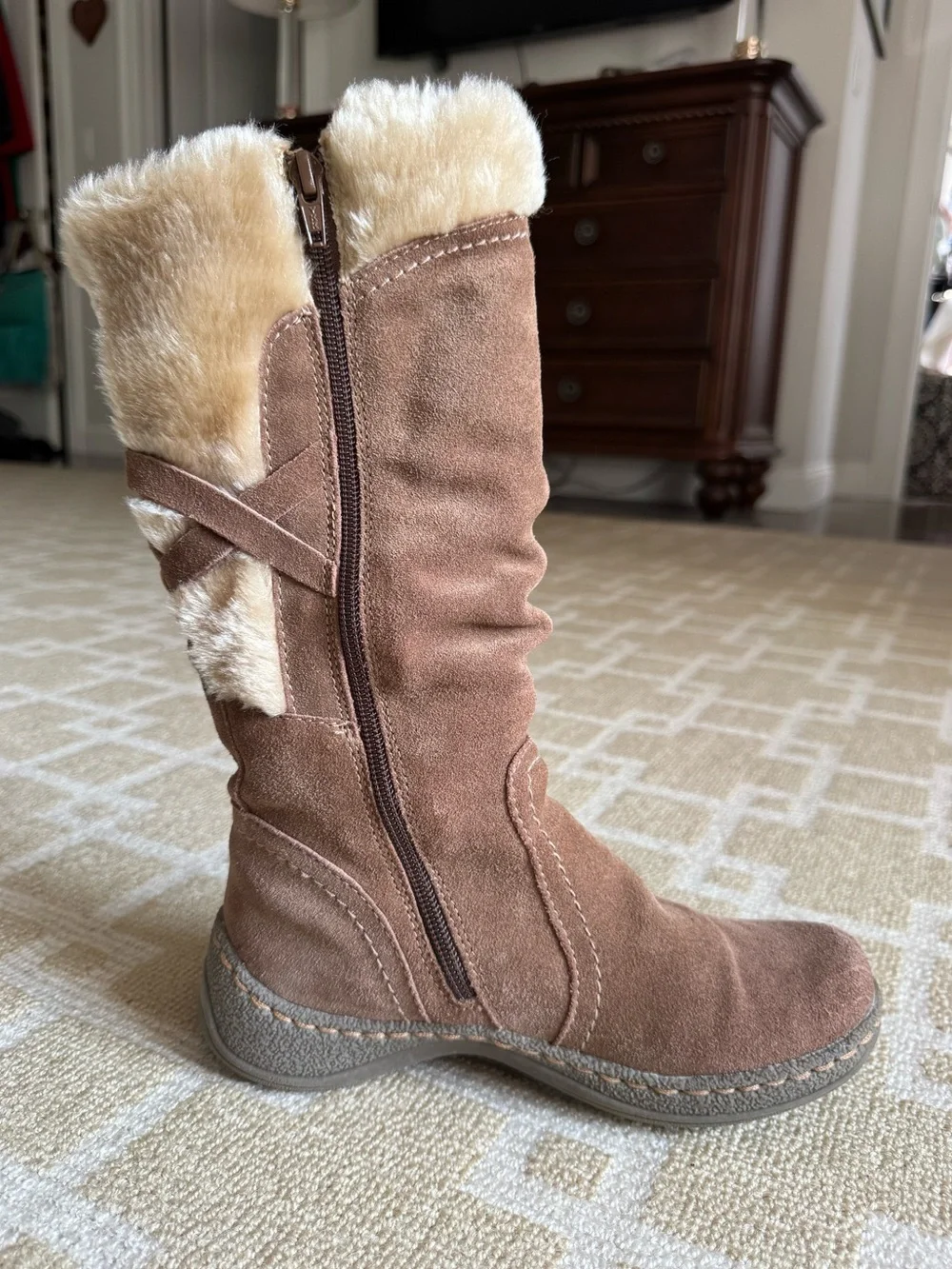BareTraps Eventure Tall Suede Boots Faux Fur Warm Winter Shoes Brown Size 6